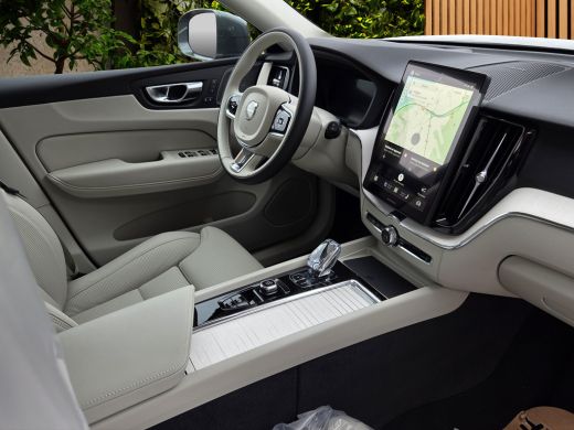 Volvo  XC60 2.0 T6 Plug-in hybrid AWD Plus Bright | Luchtvering | Stoelventilatie | Pano | 360 Cam | HUD ActivLease financial lease