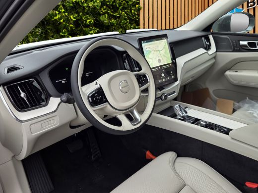 Volvo  XC60 2.0 T6 Plug-in hybrid AWD Plus Bright | Luchtvering | Stoelventilatie | Pano | 360 Cam | HUD ActivLease financial lease