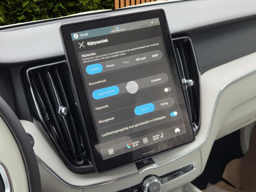 Volvo  XC60 2.0 T6 Plug-in hybrid AWD Plus Bright | Luchtvering | Stoelventilatie | Pano | 360 Cam | HUD ActivLease financial lease
