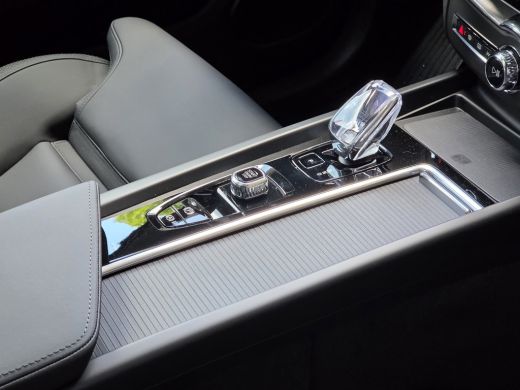Volvo  XC60 2.0 T6 Plug-in hybrid AWD Plus Dark | Pano | 360 Cam | Head-up | Pilot Assist | Memory | Harman/K... ActivLease financial lease