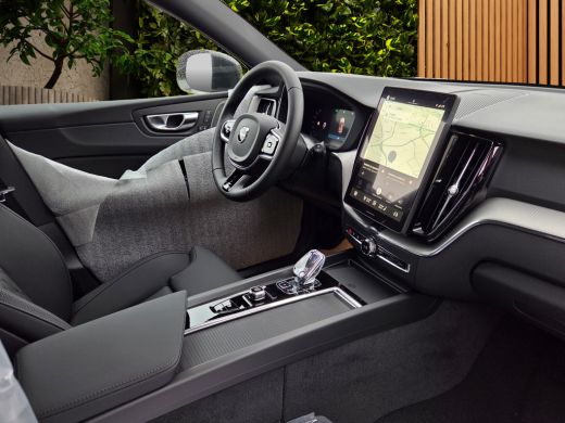 Volvo  XC60 2.0 T6 Plug-in hybrid AWD Plus Dark | Pano | 360 Cam | Head-up | Pilot Assist | Memory | Harman/K... ActivLease financial lease