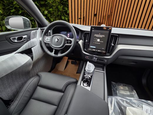Volvo  XC60 2.0 T8 Plug-in hybrid AWD Ultra Black Edition Executive | Bowers&Wilkins | Massage/ventilatie | L... ActivLease financial lease