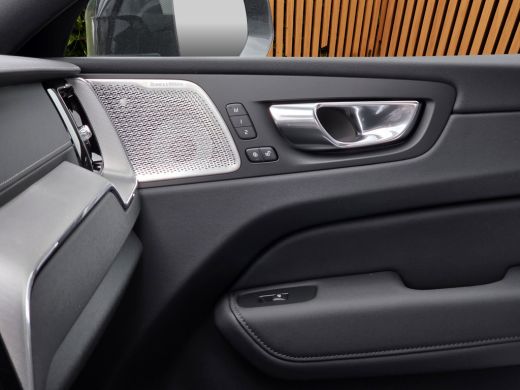 Volvo  XC60 2.0 T8 Plug-in hybrid AWD Ultra Dark Exec. Ed. | Bowers&Wilkins | Luchtvering | Massage/ventilati... ActivLease financial lease