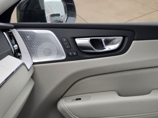 Volvo  XC60 2.0 T8 Plug-in hybrid AWD Ultra Dark Exec. Ed. | Bowers&Wilkins | Luchtvering | Massage/ventilati... ActivLease financial lease