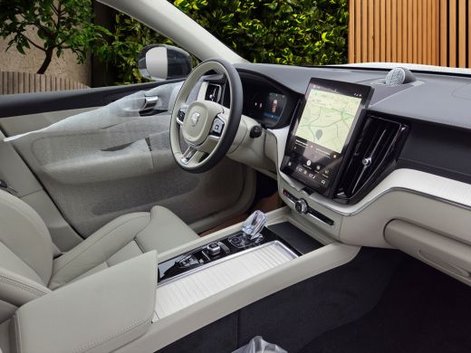 Volvo  XC60 2.0 T8 Plug-in hybrid AWD Ultra Dark Exec. Ed. | Bowers&Wilkins | Luchtvering | Massage/ventilati... ActivLease financial lease