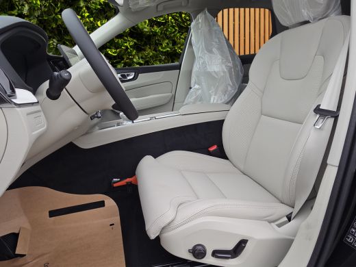 Volvo  XC60 2.0 T8 Plug-in hybrid AWD Ultra Dark Exec. Ed. | Bowers&Wilkins | Luchtvering | Massage/ventilati... ActivLease financial lease