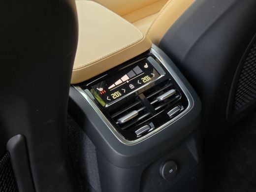 Volvo  XC90 2.0 T8 Recharge AWD Ultimate Dark Heico | Luchtvering | Trekhaak | Massage/ventilatie | NL-auto/1... ActivLease financial lease