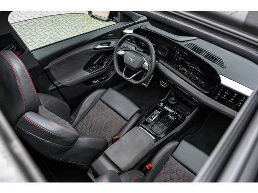 Audi Q6 e-tron S edition performance 100 kWh 306PK | Trekhaak | Luchtvering | Panorama Dak | B&O Incl. hoofdsteu... ActivLease financial lease