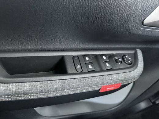 Citroën &euml;-C3 Aircross Plus | Achteruitrijcamera | Boordlader 11kW - 3 fasen | Extra getinte achterste zijruiten en acht... ActivLease financial lease