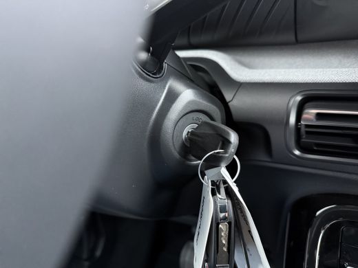 Citroën &euml;-C3 Aircross Plus | Achteruitrijcamera | Boordlader 11kW - 3 fasen | Extra getinte achterste zijruiten en acht... ActivLease financial lease