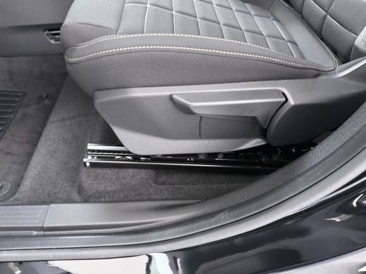 Citroën &euml;-C3 Aircross Plus | Achteruitrijcamera | Boordlader 11kW - 3 fasen | Extra getinte achterste zijruiten en acht... ActivLease financial lease