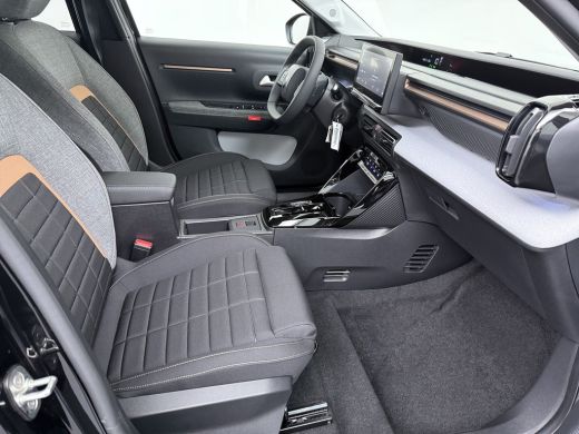 Citroën &euml;-C3 Aircross Plus | Achteruitrijcamera | Boordlader 11kW - 3 fasen | Extra getinte achterste zijruiten en acht... ActivLease financial lease
