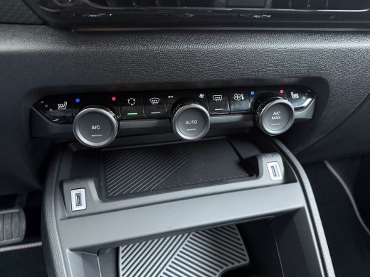 Citroën &euml;-C4 Collection - Elektrisch, (2025-60) | Achteruitrijcamera met Top Rear Vision (180&deg; weergave van ru... ActivLease financial lease