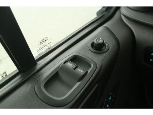 Ford Transit Custom 2.0 TDCI L1H1 | Koel/vrieswagen -5&deg; | Airco | Cruise | 3 Zits | Trekhaak | Parkeersens. | Koelauto ActivLease financial lease