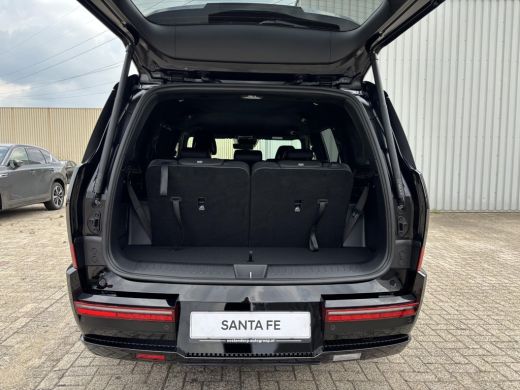 Hyundai Santa Fe 1.6 T-GDI PHEV Black Line 4WD 7p | &euro; 8.000,- VOORRAAD VOORDEEL | Rijklaarprijs! ActivLease financial lease