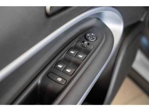 Jeep Avenger 1.2T 4xe The North Face | Tot 8 Jaar Garantie | Camera | Navigatie | Stoelverwarming | Applecarpl... ActivLease financial lease