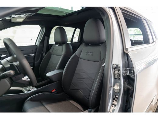 Jeep Avenger 1.2 e-Hybrid Summit | Panoramadak | Elektrische Achterklep | Navigatie | Camera | Apple Carplay &... ActivLease financial lease