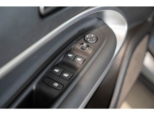 Jeep Avenger 1.2 e-Hybrid Summit | Panoramadak | Elektrische Achterklep | Navigatie | Camera | Apple Carplay &... ActivLease financial lease