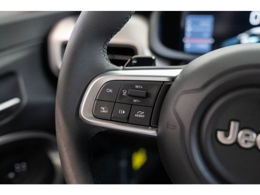 Jeep Avenger 1.2 e-Hybrid Summit | Panoramadak | Elektrische Achterklep | Navigatie | Camera | Apple Carplay &... ActivLease financial lease