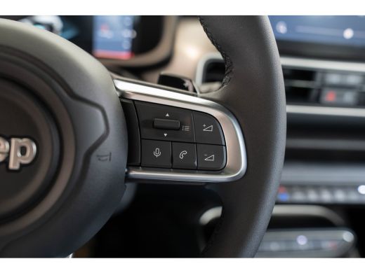 Jeep Avenger 1.2 e-Hybrid Summit | Panoramadak | Elektrische Achterklep | Navigatie | Camera | Apple Carplay &... ActivLease financial lease