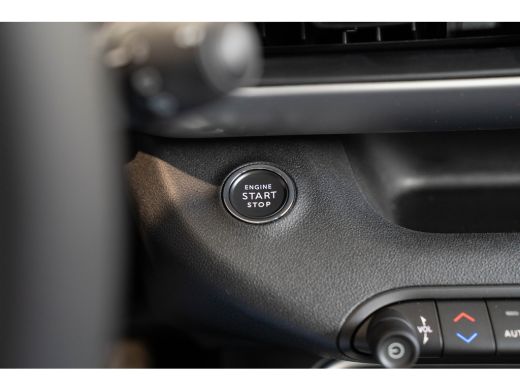 Jeep Avenger 1.2 e-Hybrid Summit | Panoramadak | Elektrische Achterklep | Navigatie | Camera | Apple Carplay &... ActivLease financial lease