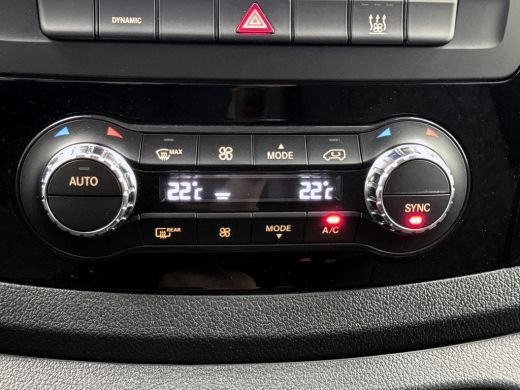 Mercedes-Benz eVito eVito Lang 66 kWh DC 266km WLTP Snelladen Dubbele cabine Led Schuifdeur L+R Navigatie Cruise control ActivLease financial lease