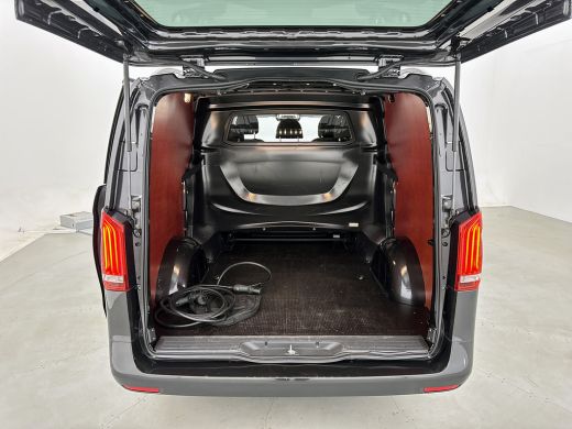 Mercedes-Benz eVito eVito Lang 66 kWh DC 266km WLTP Snelladen Dubbele cabine Led Schuifdeur L+R Navigatie Cruise control ActivLease financial lease