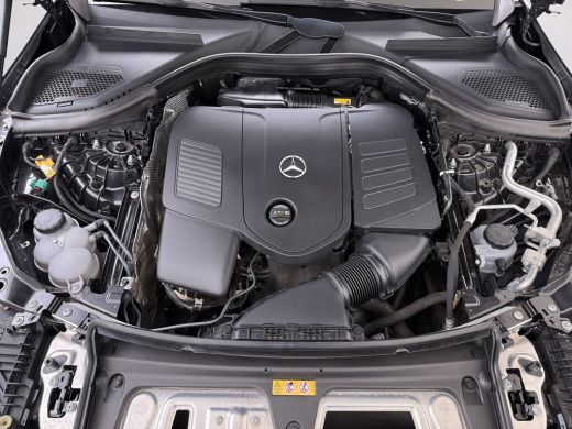 Mercedes-Benz GLC 300e AMG // SoH 93% // Panorama dak // Trekhaak // Burmester // Headup // Memory Stoelen // Distr... ActivLease financial lease