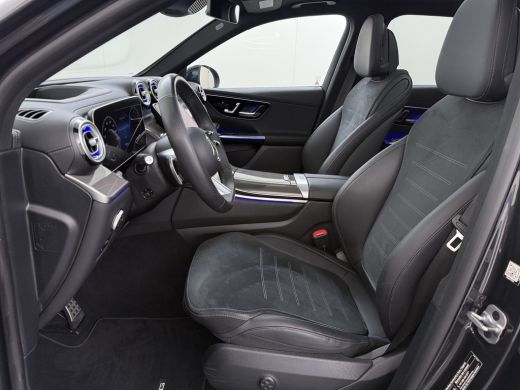 Mercedes-Benz GLC 300e AMG // SoH 93% // Panorama dak // Trekhaak // Burmester // Headup // Memory Stoelen // Distr... ActivLease financial lease