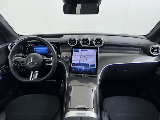 Mercedes-Benz GLC 300e AMG // SoH 93% // Panorama dak // Trekhaak // Burmester // Headup // Memory Stoelen // Distr... ActivLease financial lease