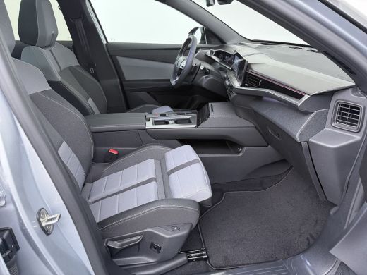 Opel Grandland GS | VAN 50.368,- VOOR 38.900,-! | Draadloze telefoonlader (Inductie) | Elektronische klimaatrege... ActivLease financial lease