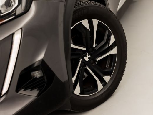 Peugeot 2008 1.2 PureTech Allure Sport (VIRTUAL COCKPIT, APPLE CARPLAY, 360 CAMERA, LEDER, KEYLESS, SPORTSTOEL... ActivLease financial lease