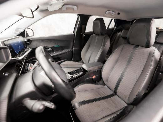 Peugeot 2008 1.2 PureTech Allure Sport (VIRTUAL COCKPIT, APPLE CARPLAY, 360 CAMERA, LEDER, KEYLESS, SPORTSTOEL... ActivLease financial lease