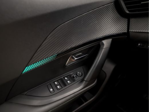 Peugeot 2008 1.2 PureTech Allure Sport (VIRTUAL COCKPIT, APPLE CARPLAY, 360 CAMERA, LEDER, KEYLESS, SPORTSTOEL... ActivLease financial lease