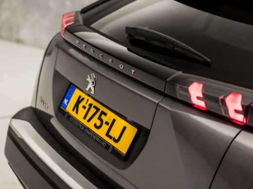 Peugeot 2008 1.2 PureTech Allure Sport (VIRTUAL COCKPIT, APPLE CARPLAY, 360 CAMERA, LEDER, KEYLESS, SPORTSTOEL... ActivLease financial lease