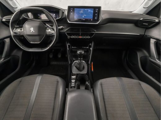Peugeot 2008 1.2 PureTech Allure Sport (VIRTUAL COCKPIT, APPLE CARPLAY, 360 CAMERA, LEDER, KEYLESS, SPORTSTOEL... ActivLease financial lease