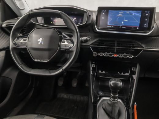 Peugeot 2008 1.2 PureTech Allure Sport (VIRTUAL COCKPIT, APPLE CARPLAY, 360 CAMERA, LEDER, KEYLESS, SPORTSTOEL... ActivLease financial lease
