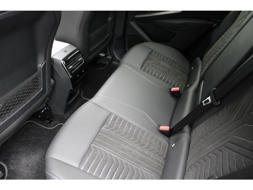 Peugeot 3008 1.6 plug-in Hybrid 195 GT | Panorama/schuifdak | Luxe stoelen | Massage | Focal | Alcantara | 360... ActivLease financial lease
