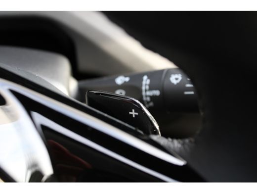 Peugeot 308 1.2 Hybrid 145 e-DCS6 Allure | Automaat | Navigatie | Camera | Stuur + Stoelverwarming | Carplay ... ActivLease financial lease