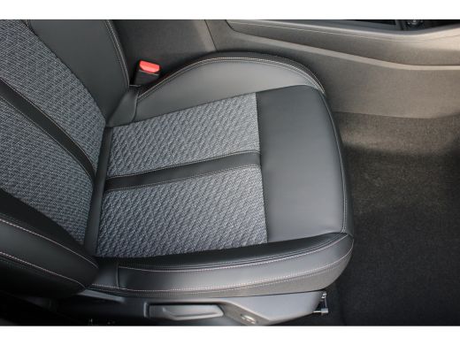 Peugeot 308 1.2 Hybrid 145 e-DCS6 Allure | Automaat | Navigatie | Camera | Stuur + Stoelverwarming | Carplay ... ActivLease financial lease
