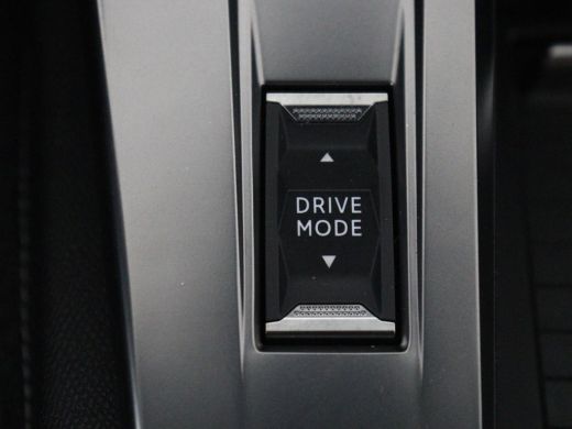 Peugeot 308 1.6 Plug-in Hybr. 180 Active Pack Bus. SOH 94,6% | Navigatie | Carplay | Parkeerhulp | Climate co... ActivLease financial lease