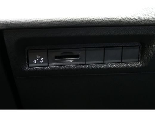 Peugeot 308 SW 1.2 HYBRID 145PK GT AUTOMAAT / CAMERA V+A / KEYLESS / FULL-LED / 18"LMV / ELEKTR. ACHTERKLEP /... ActivLease financial lease