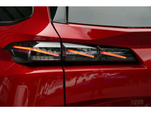Peugeot 308 SW 1.2 HYBRID 145PK GT AUTOMAAT / CAMERA V+A / KEYLESS / FULL-LED / 18"LMV / ELEKTR. ACHTERKLEP /... ActivLease financial lease