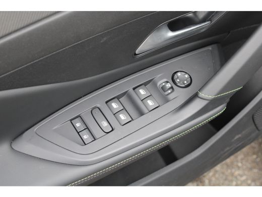 Peugeot e-308 GT 54 kWh | Nieuw model | Fase 3 laden | SOH 98% | Massage | Stoelverwarming | Navigatie | Camera... ActivLease financial lease