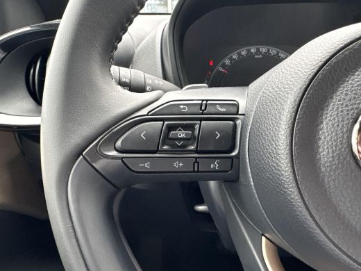 Toyota Aygo 1.0 VVT-i S-CVT Envy **KEYLESS/ STOELVERWARMING/ PARKEERSENSOREN** ActivLease financial lease