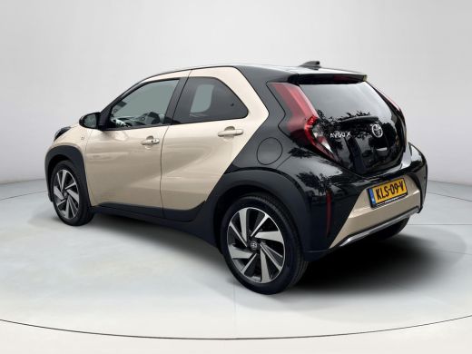 Toyota Aygo 1.0 VVT-i S-CVT Envy **KEYLESS/ STOELVERWARMING/ PARKEERSENSOREN** ActivLease financial lease