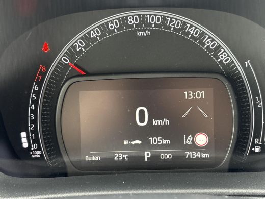 Toyota Aygo 1.0 VVT-i S-CVT Envy **KEYLESS/ STOELVERWARMING/ PARKEERSENSOREN** ActivLease financial lease