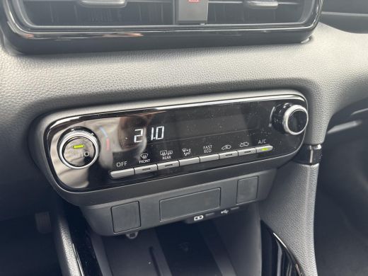 Toyota Yaris 1.5 Hybrid 115 Dynamic **NIEUWE AUTO/ NIEUW MODELJAAR/ DIRECT LEVERBAAR** ActivLease financial lease