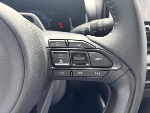 Toyota Yaris 1.5 Hybrid 115 Dynamic **NIEUWE AUTO/ NIEUW MODELJAAR/ DIRECT LEVERBAAR** ActivLease financial lease