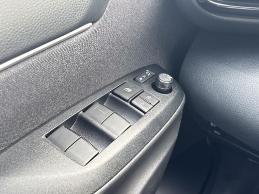 Toyota Yaris 1.5 Hybrid 115 Dynamic **NIEUWE AUTO/ NIEUW MODELJAAR/ DIRECT LEVERBAAR** ActivLease financial lease